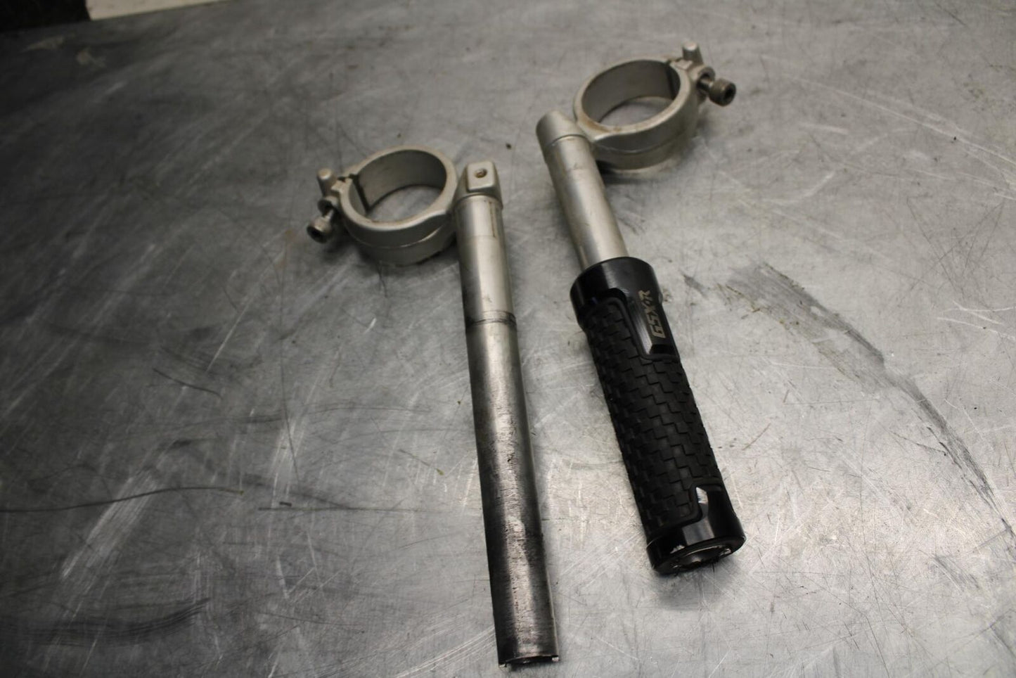 2008 Suzuki GSXR1000 CLIP ON ONS HANDLEBARS PAIR SET 56111-21H00 BB519