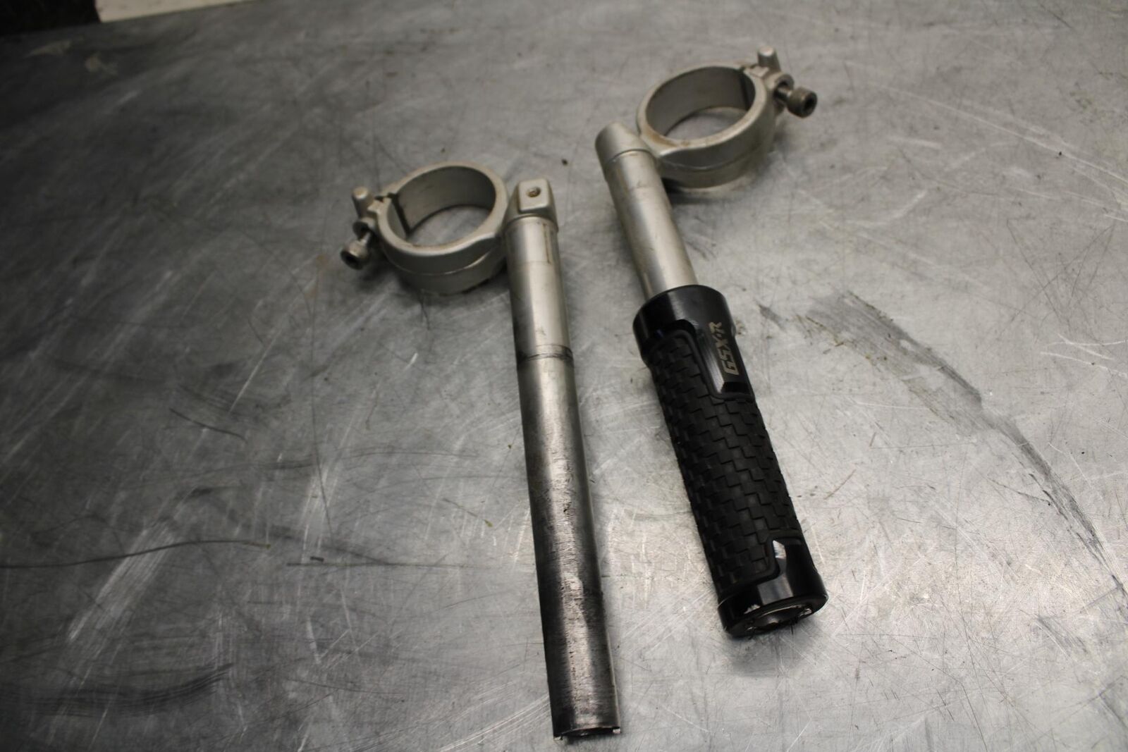 2008 Suzuki GSXR1000 CLIP ON ONS HANDLEBARS PAIR SET 56111-21H00 BB519