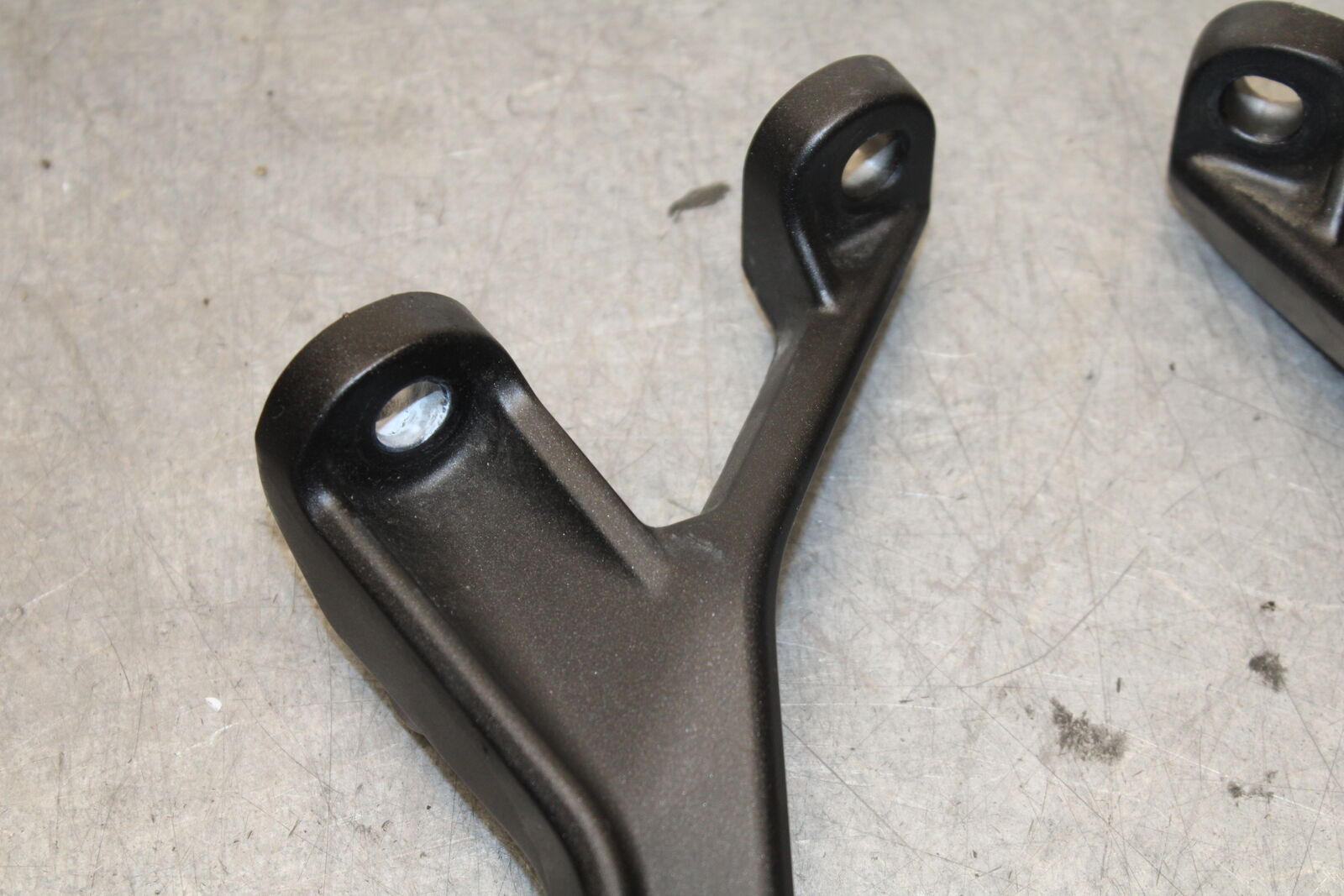 18-23 KAWASAKI NINJA 400 REAR BACK PASSENGER PEG SET PAIR  BB660