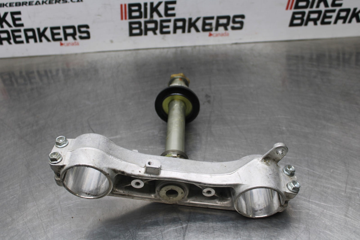 20-25 SUZUKI GSXR750 FRONT FORKS CLAMP LOWER TRIPLE TREE STEM BB810