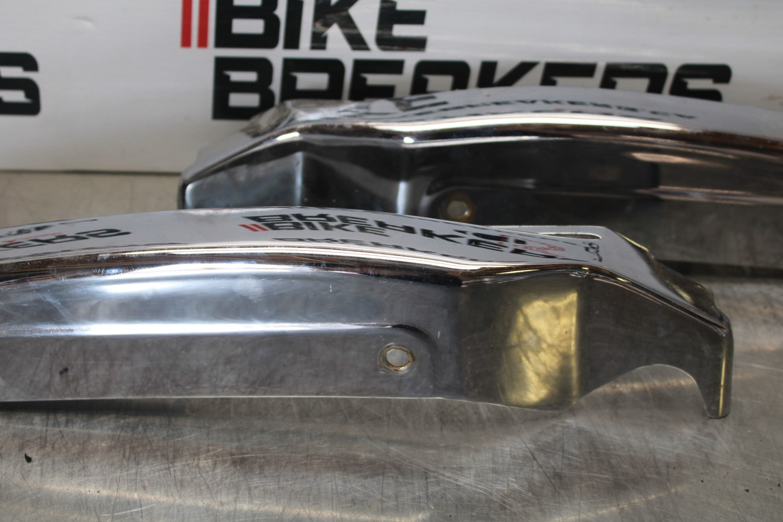 03-08 KAWASAKI VULCAN 1600 REAR CHROME STRUT COVER GUARD SET PAIR  BB196