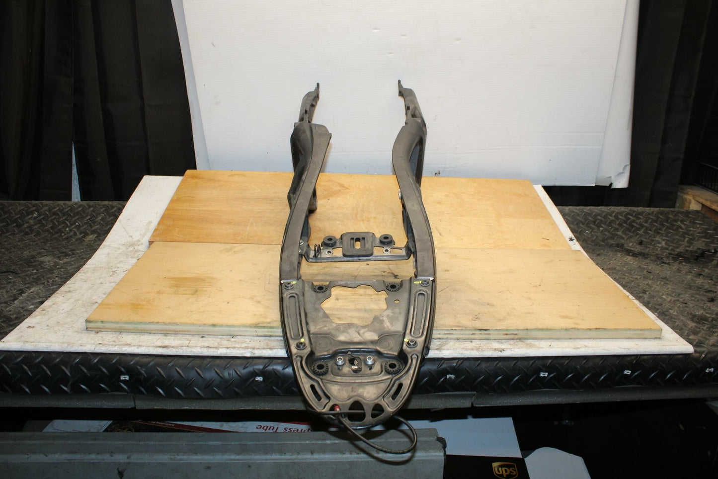 08-14 DUCATI MONSTER 696 REAR BACK TAIL SUBFRAME SUB FRAME BB324
