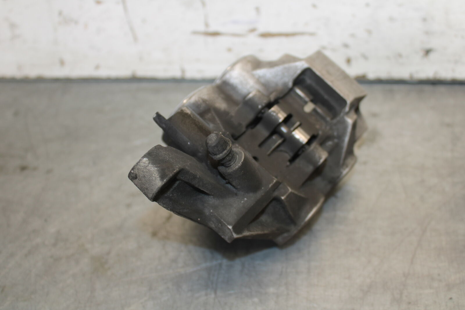 05-06 YAMAHA ROAD STAR XV1700A RIGHT LEFT FRONT BRAKE CALIPER SET PAIR  BB703