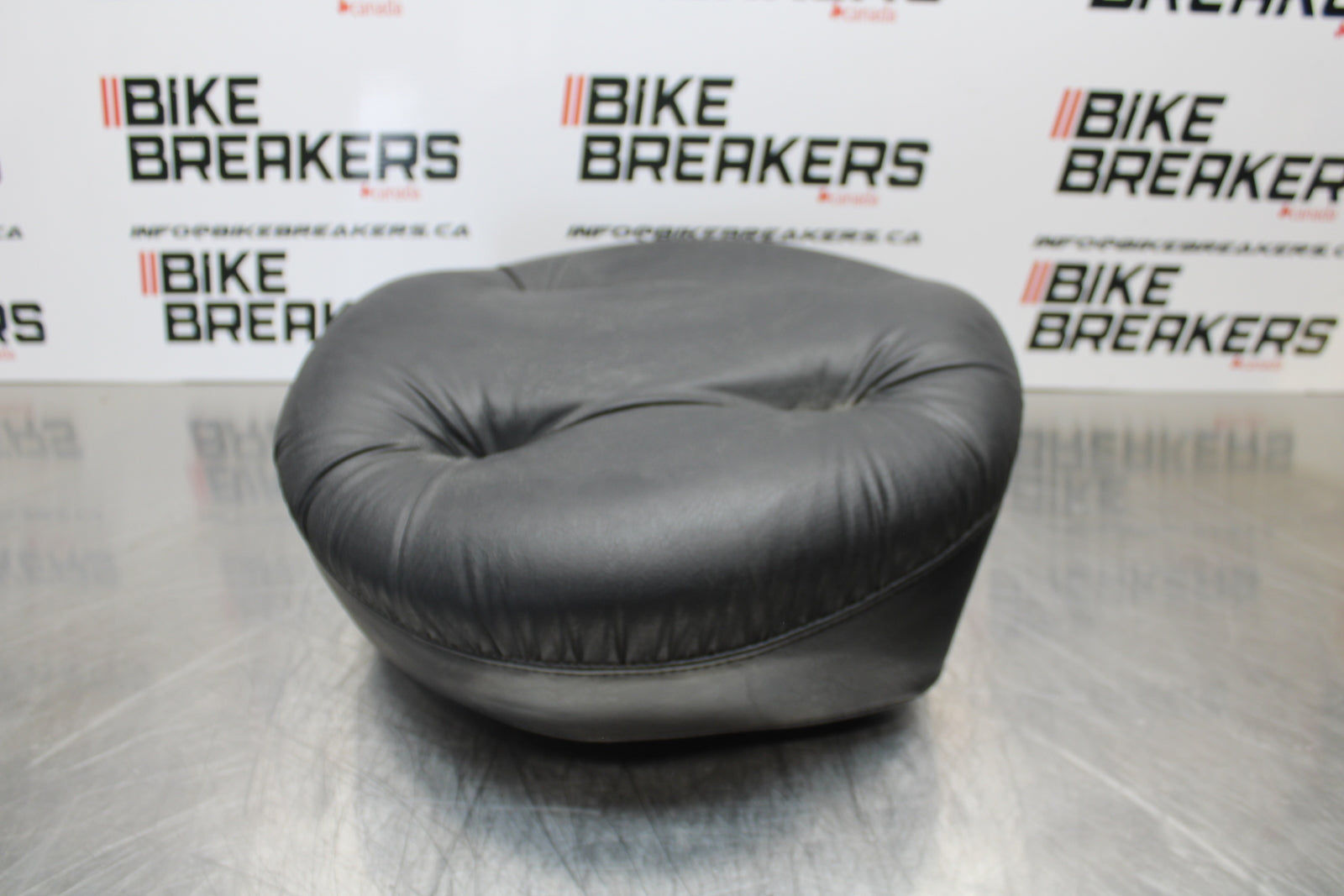09 YAMAHA ROYAL STAR XVZ1300TF VENTURE REAR BACK PASSENGER SEAT BB151