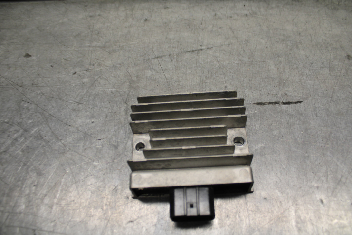 24 KAWASAKI NINJA 500 ABS RECTIFIER VOLTAGE REGULATOR BB744