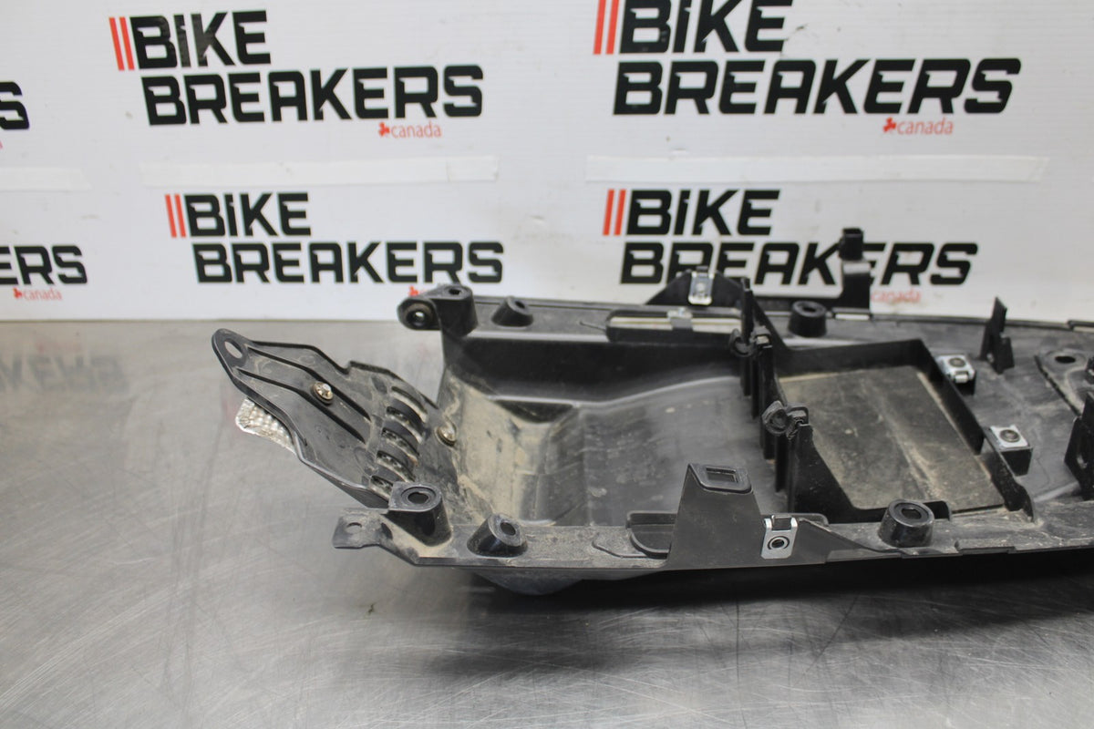 24 APRILIA TUONO V4 1100 FACTORY ABS REAR BACK TAIL UNDERTAIL FAIRING COWL BB887