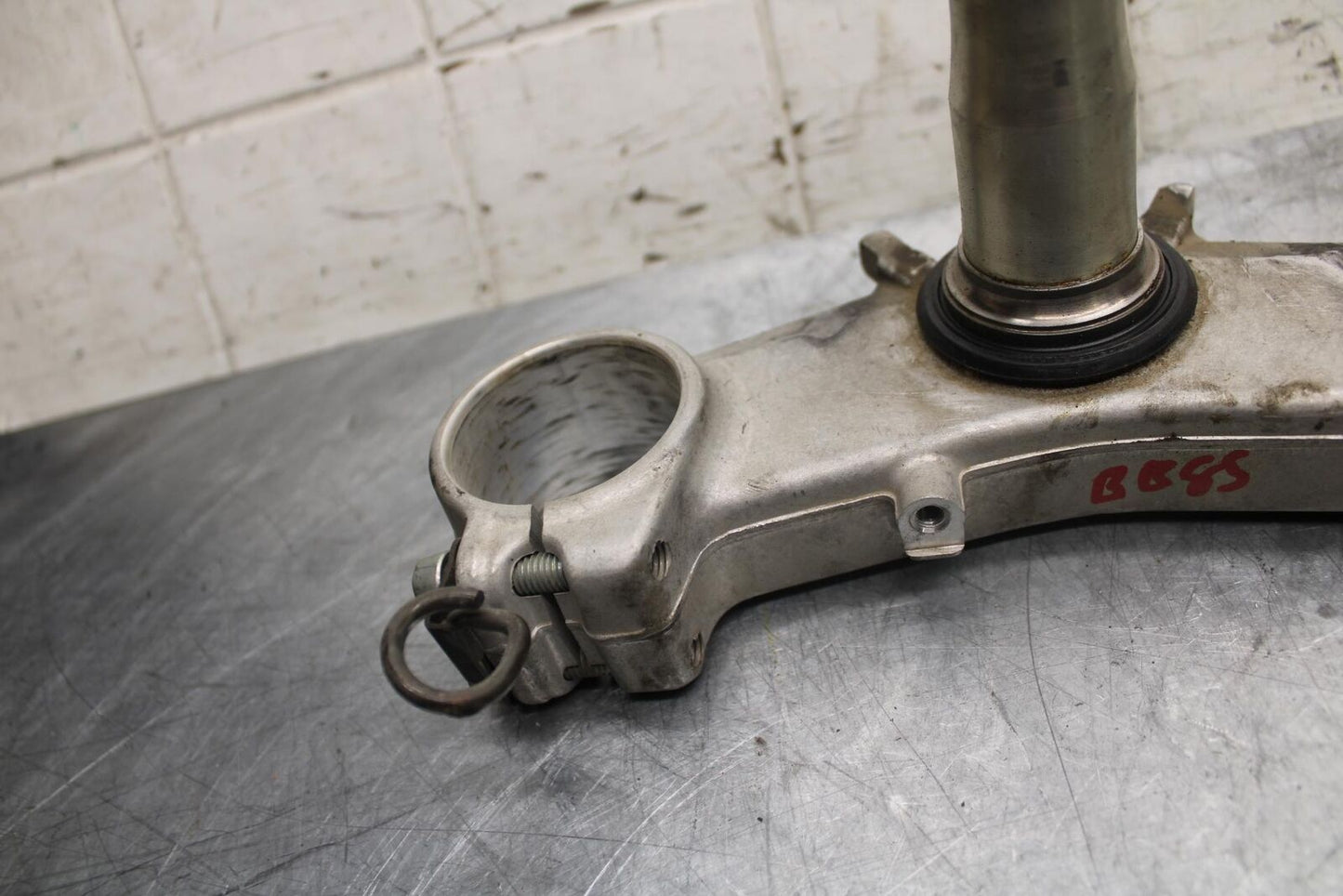 2004 Kawasaki Ninja ZX6RR ZX600M FRONT FORKS CLAMP LOWER TRIPLE TREE STEM