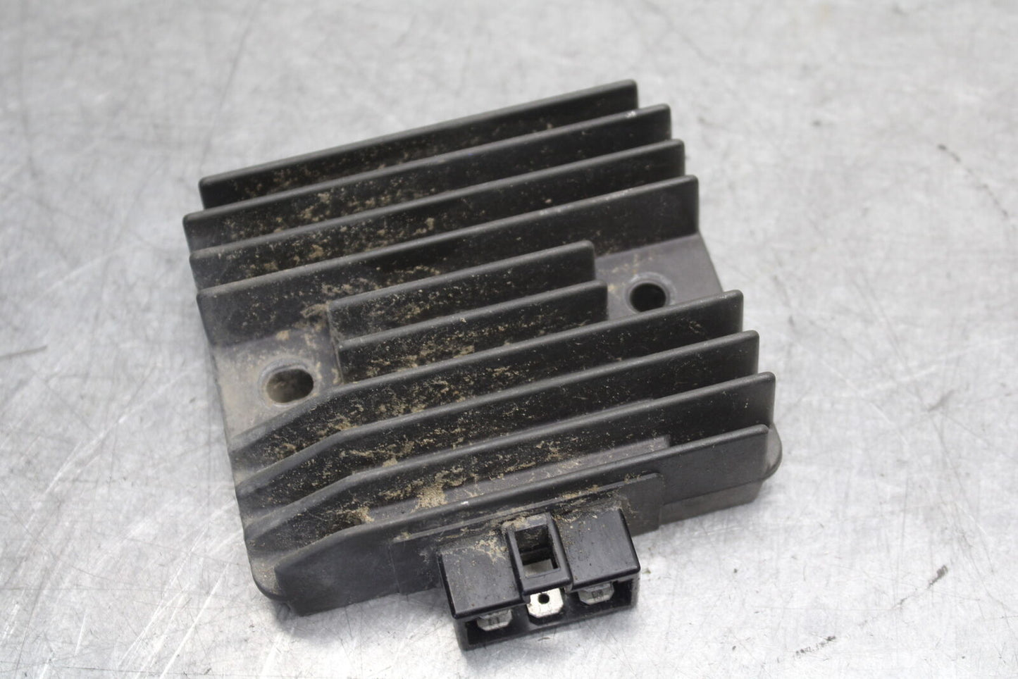 08-09 YAMAHA YZF R6S RECTIFIER VOLTAGE REGULATOR  BB690