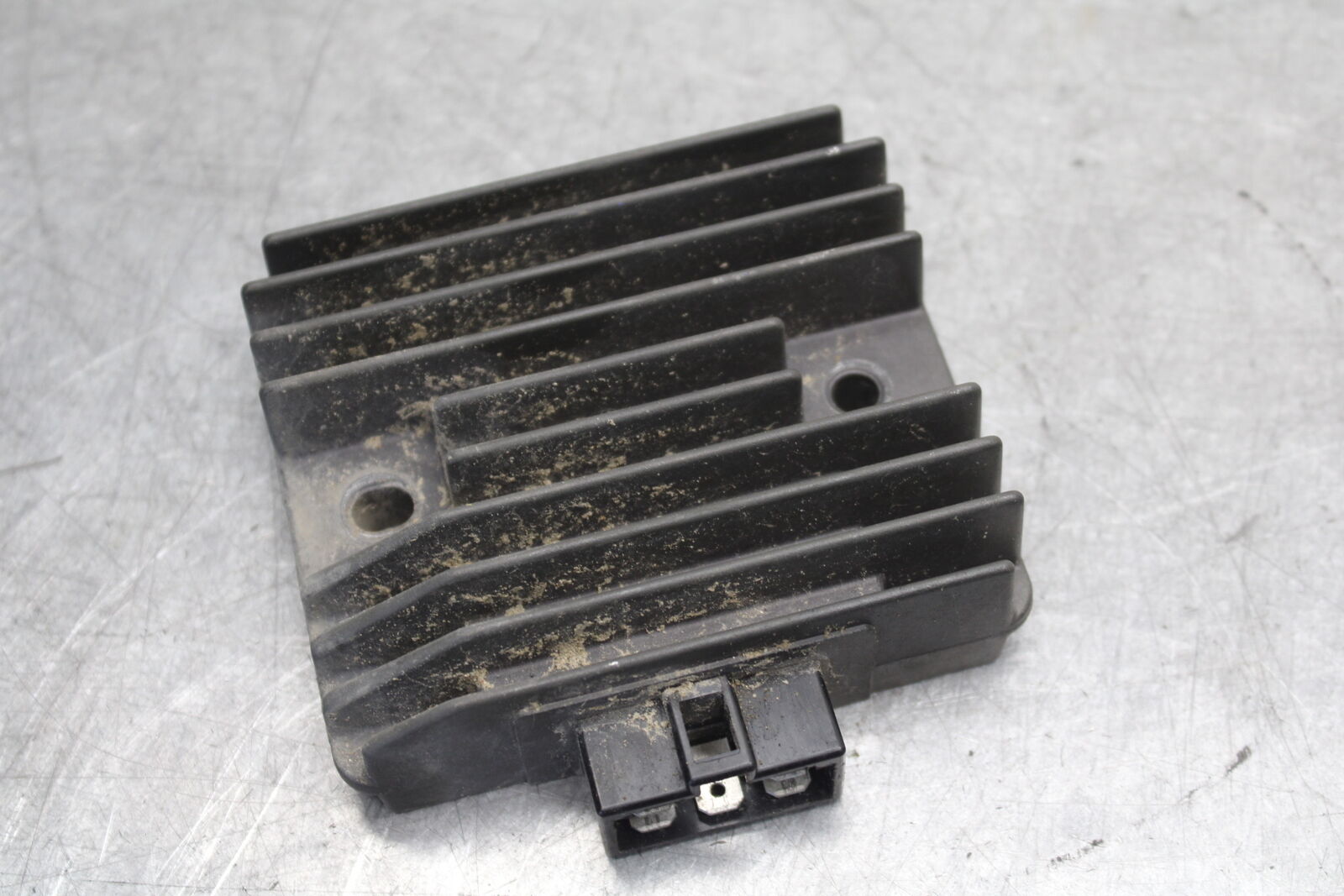 08-09 YAMAHA YZF R6S RECTIFIER VOLTAGE REGULATOR  BB690