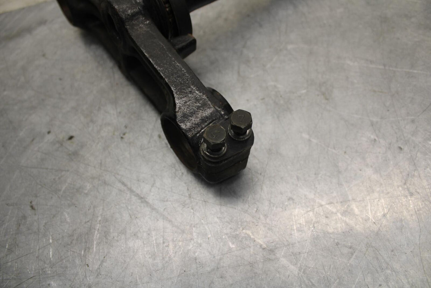 1981 Suzuki GS850G FRONT FORKS CLAMP LOWER TRIPLE TREE STEM BB37