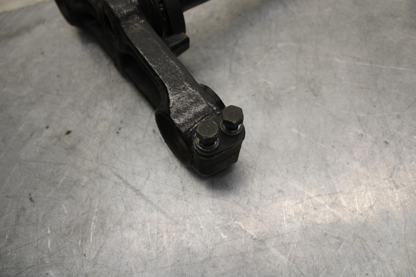 1981 Suzuki GS850G FRONT FORKS CLAMP LOWER TRIPLE TREE STEM BB37