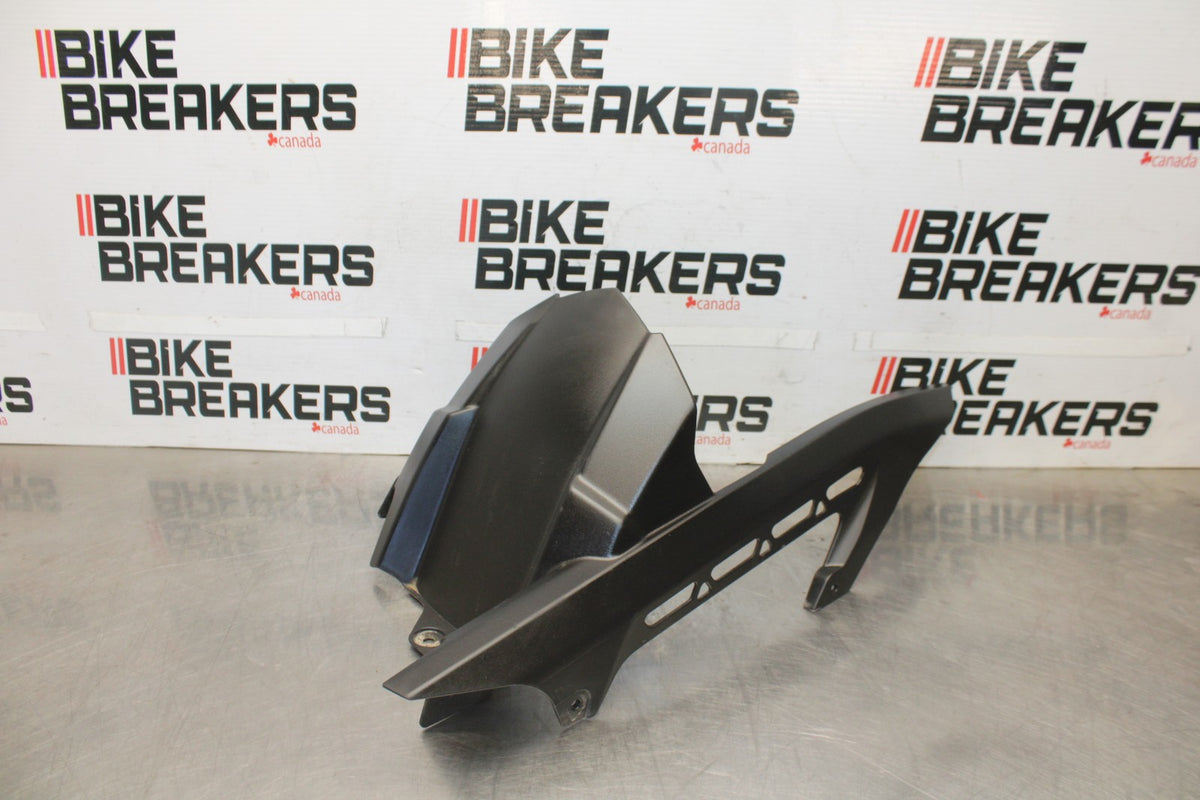 25 KAWASAKI Z900 REAR BACK DRIVE CHAIN GUARD COVER SHIELD BB928