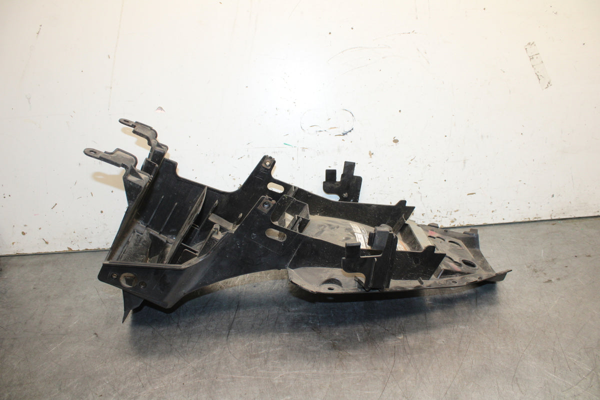 09-15 YAMAHA FZ6R REAR UNDERTAIL BATTERY TRAY PLASTIC 20S-21611-00-00  BB719