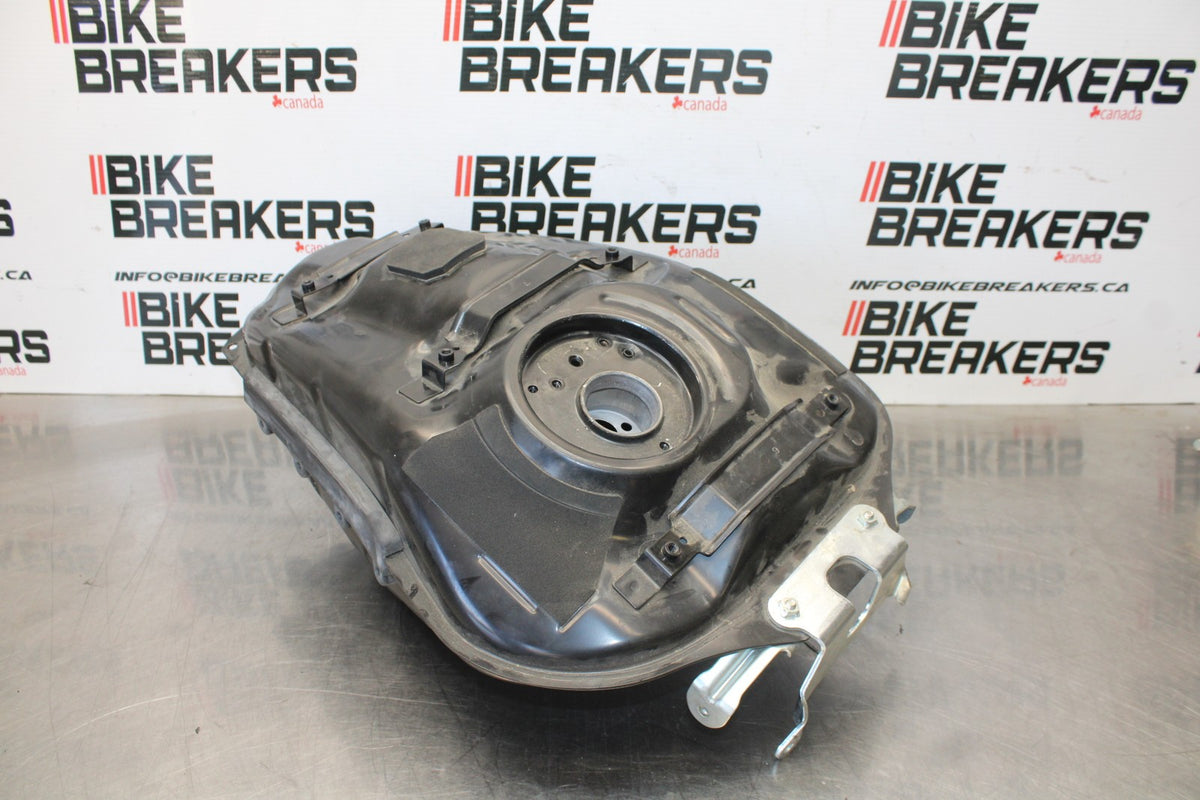 16 YAMAHA XSR900 GAS TANK FUEL CELL PETROL RESERVOIR BB786