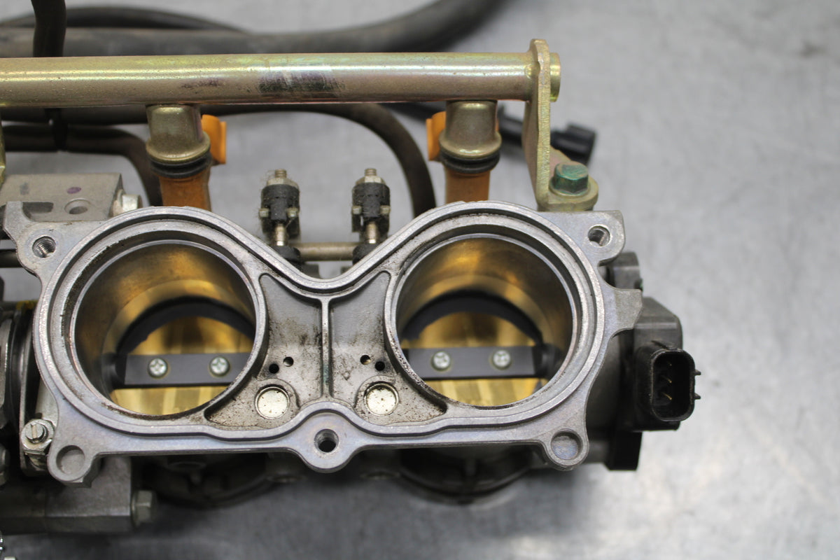 05-06 HONDA CBR600RR MAIN FUEL INJECTORS / THROTTLE BODIES BB727