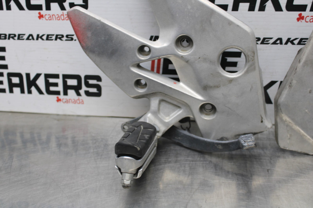 13-15 HONDA CBR500R RIGHT LEFT REARSETS REAR SET DRIVER FOOT PEGS  BB834