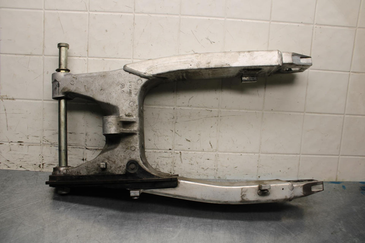 2000 Honda CBR600F4 REAR SWINGARM BACK SUSPENSION SWING ARM 52200-MBW-000 BB552