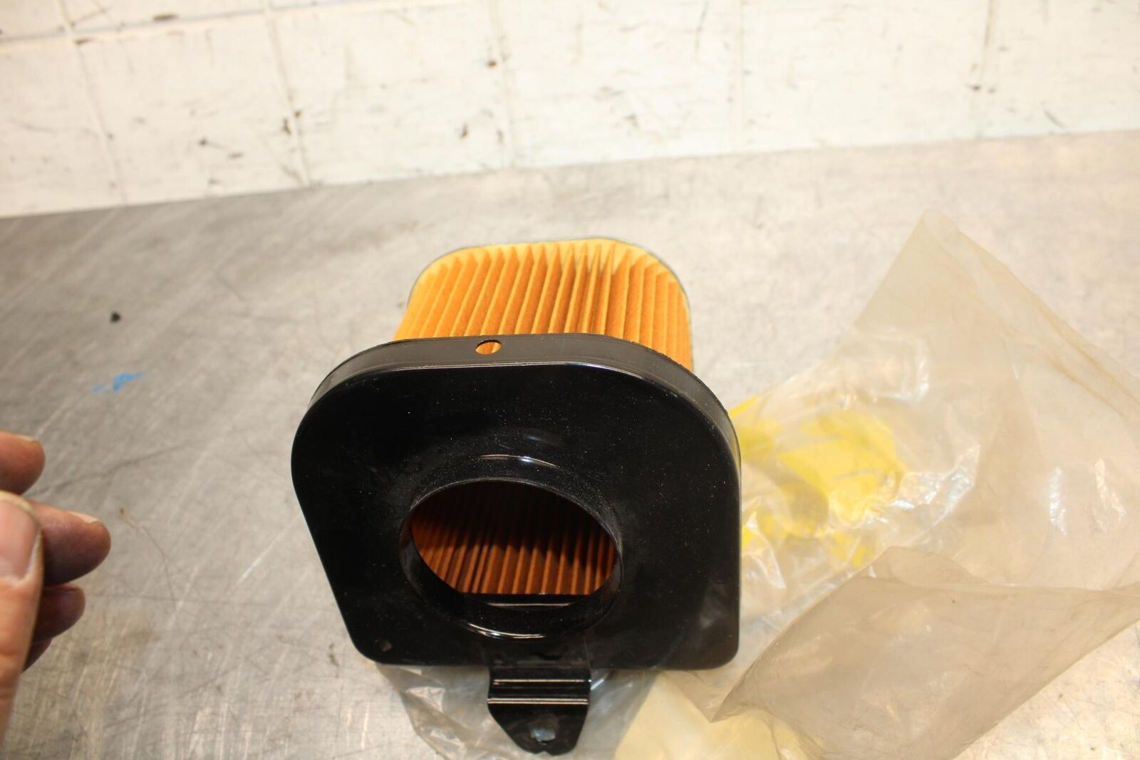 1971 Suzuki TC120 AIR CLEANER FILTER BOX 13780-20211 BB36