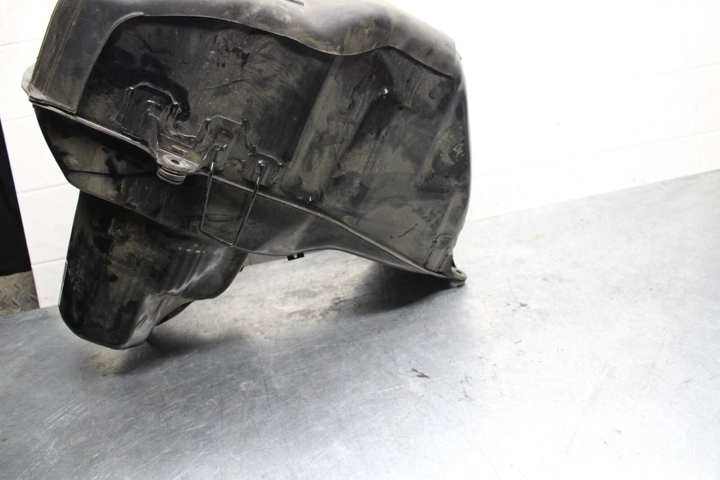2001 Honda ST1100 GAS TANK FUEL CELL PETROL RESERVOIR BB77