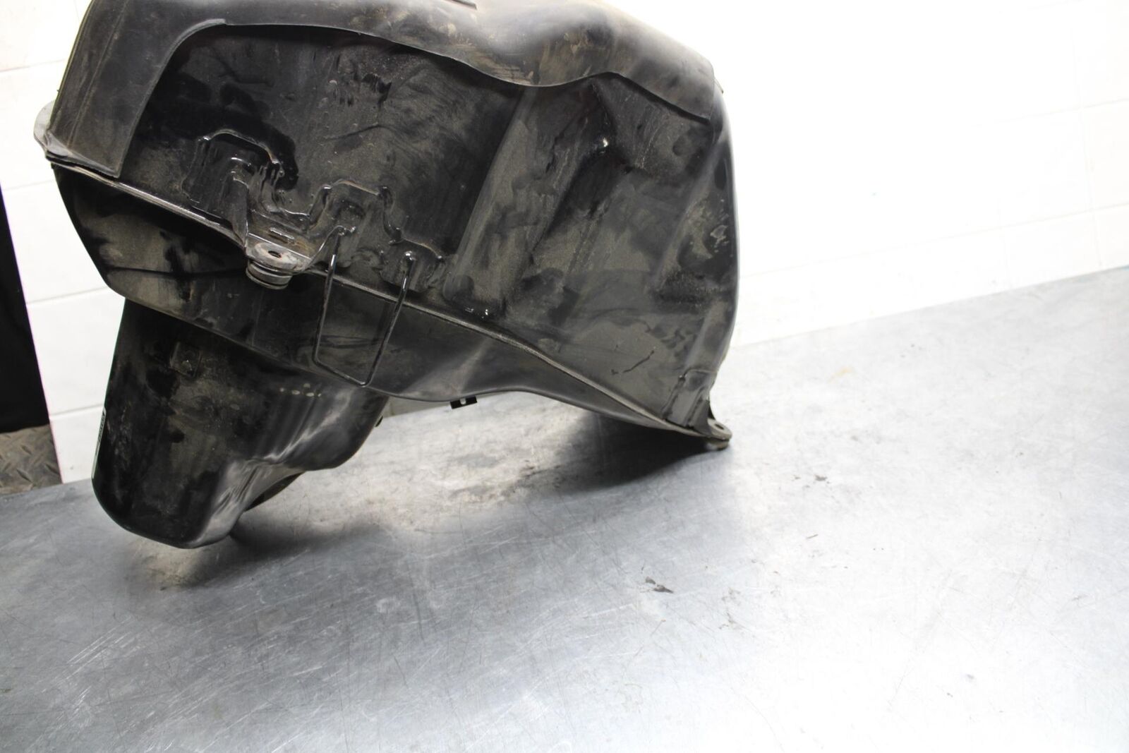 2001 Honda ST1100 GAS TANK FUEL CELL PETROL RESERVOIR BB77
