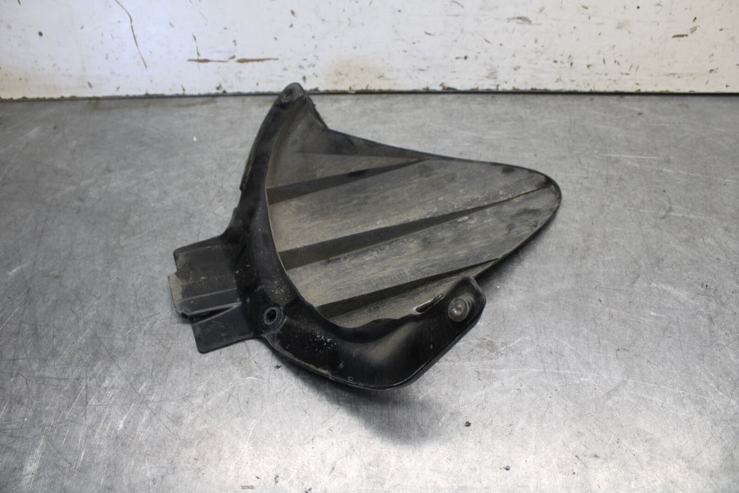 05-06 HONDA CBR600RR REAR BACK WHEEL TIRE HUGGER FENDER 80120-MEE-D00  BB689