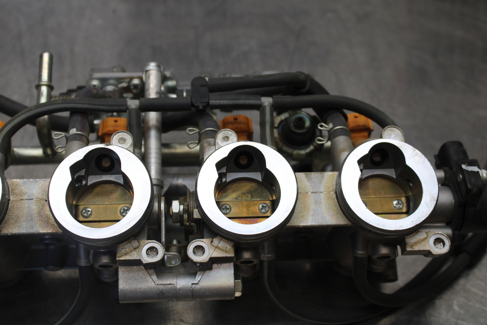 09-15 YAMAHA FZ6R MAIN FUEL INJECTORS / THROTTLE BODIES BB161