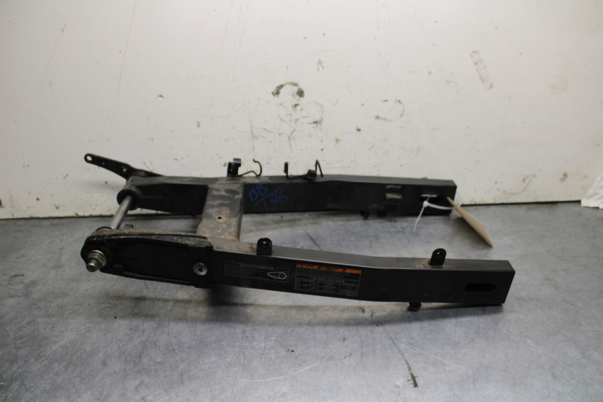 19-22 KAWASAKI Z400 REAR SWINGARM BACK SUSPENSION SWING ARM BB738