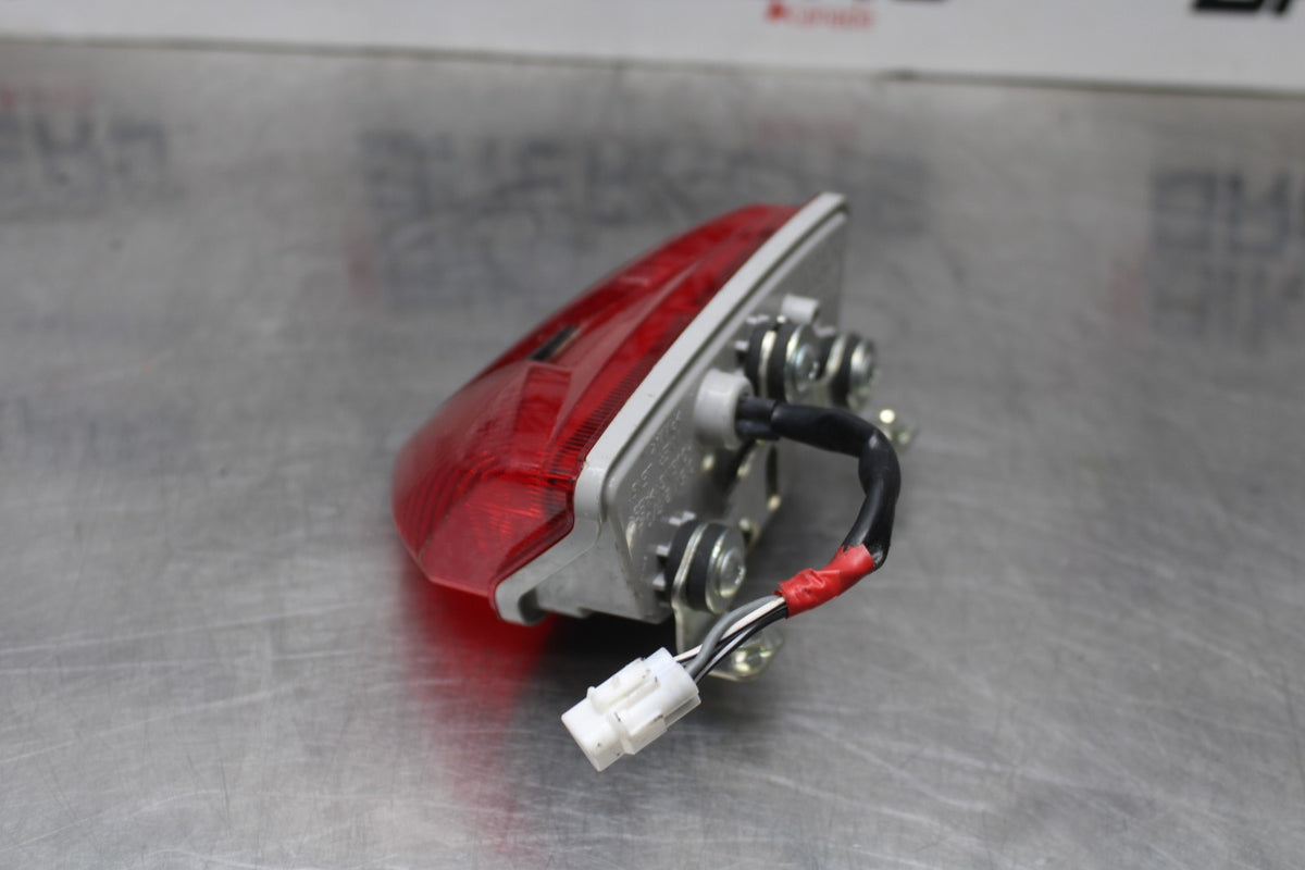 11-25 SUZUKI GSXR 600  REAR TAIL TAILLIGHT BACK BRAKE LIGHT BB830