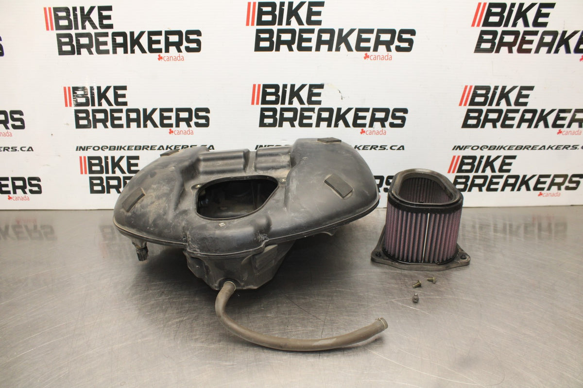 2006 Suzuki Boulevard C90 AIRBOX AIR INTAKE FILTER BOX BB849