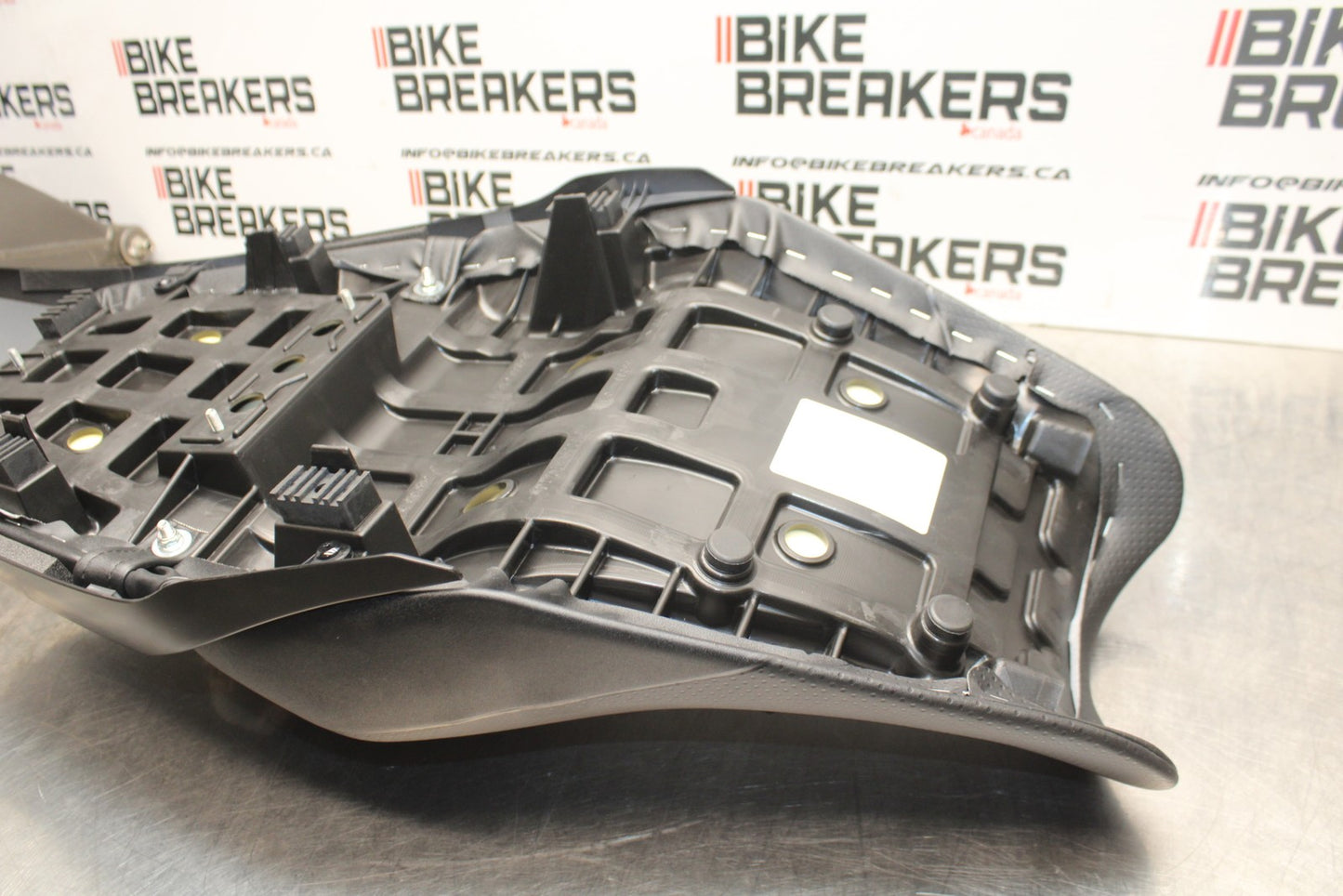 23-24 KAWASAKI NINJA ZX14R NEW!! FRONT REAR SEAT SADDLE BB764