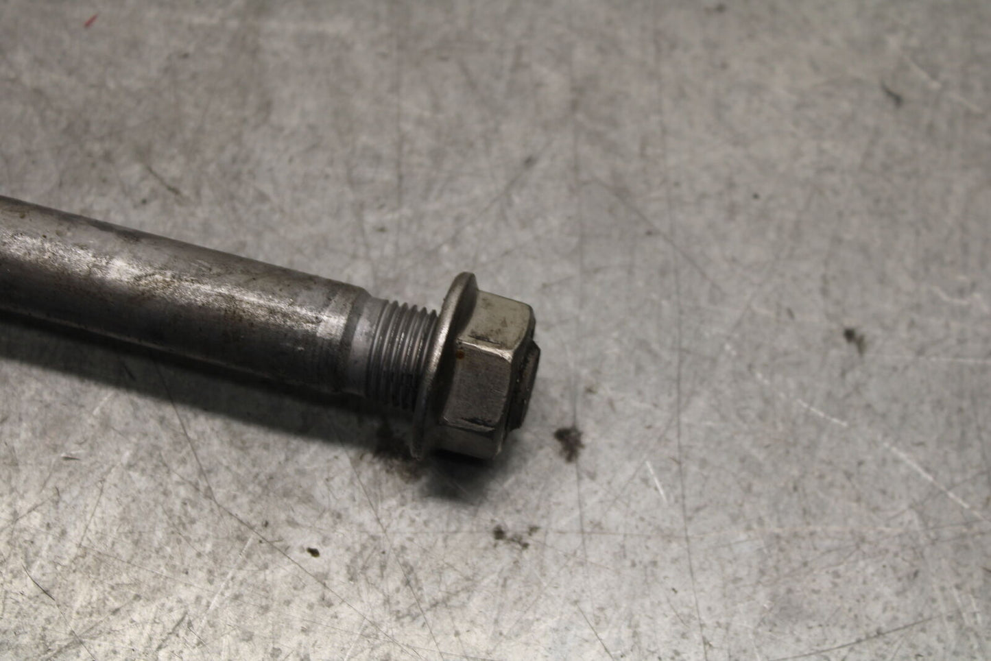 18-23 KAWASAKI NINJA 400 REAR BACK SWINGARM BOLT SUSPENSION PIVOT AXLE BB660