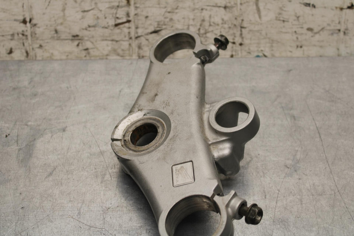 2000 Honda Super Hawk 1000 VTR1000F FORKS UPPER TRIPLE TREE CLAMP BB577