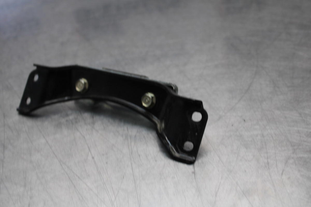 24-25 KAWASAKI NINJA ZX4R GAS TANK FUEL PETROL RESERVOIR BRACKET MOUNT  BB174