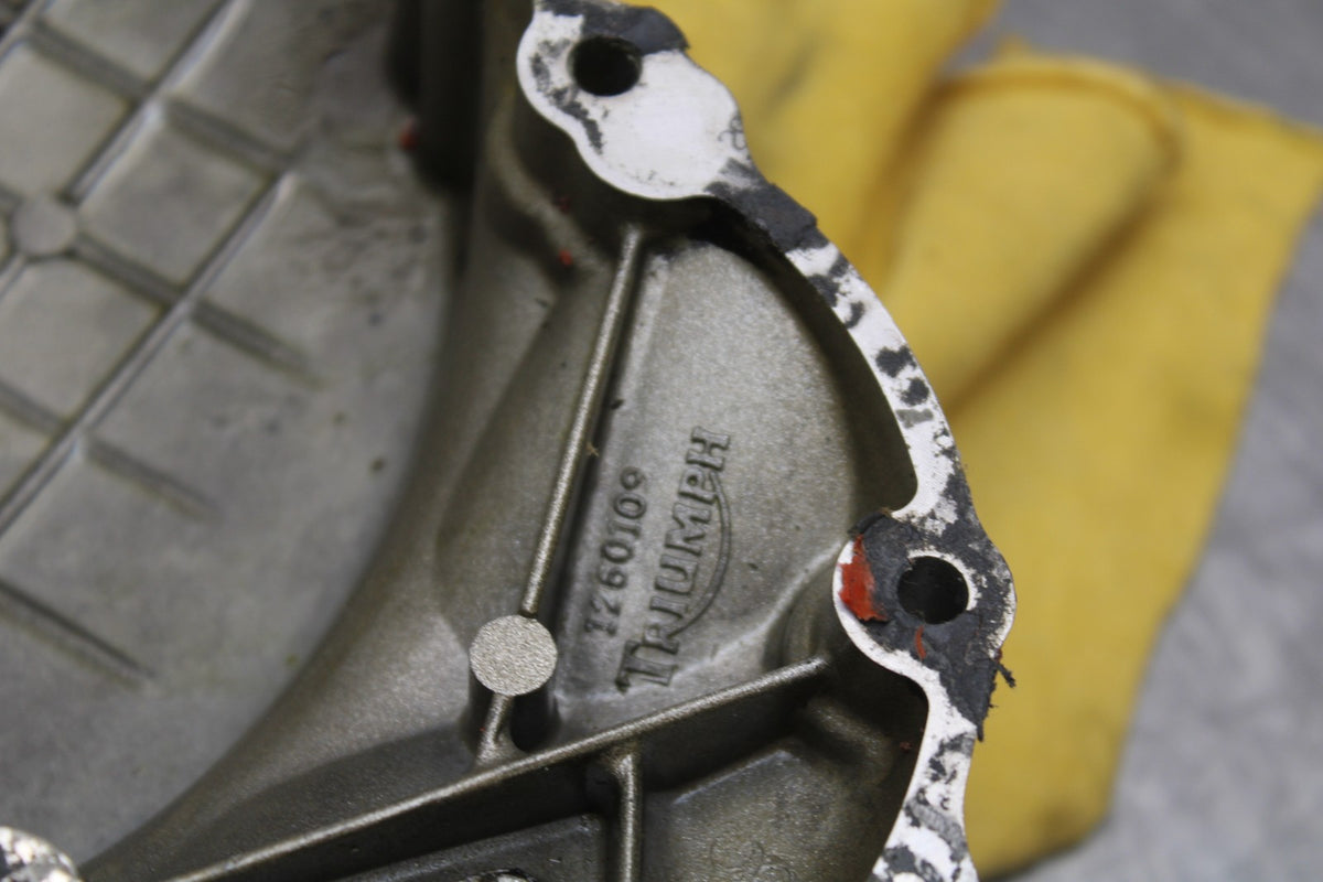 05 TRIUMPH ROCKET III STATOR MAGNETO ALTERNATOR GENERATOR COVER BB186