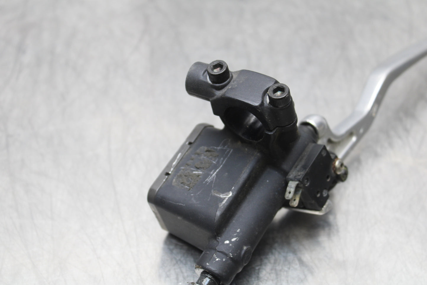 08 MOTO GUZZI BREVA 750 FRONT BRAKE MASTER CYLINDER w/ LEVER BB154