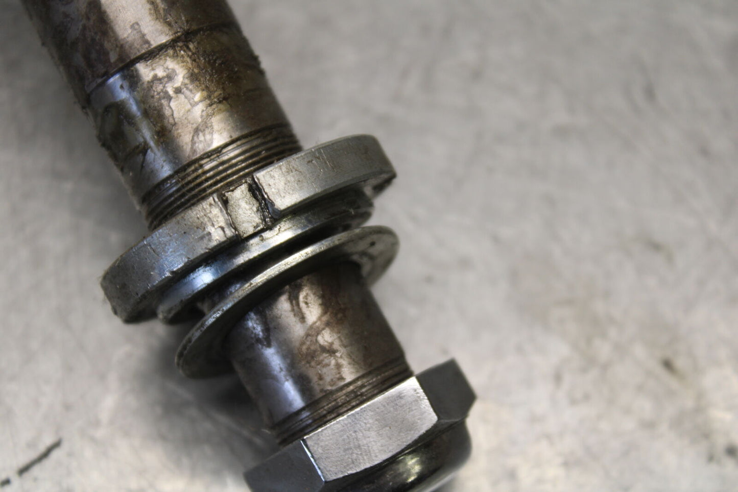 05-06 SUZUKI BOULEVARD M50 FRONT FORKS CLAMP LOWER TRIPLE TREE STEM BB671