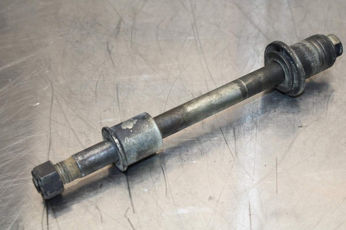 19 YAMAHA TTR230 FRONT WHEEL RIM AXLE PIVOT BOLT BB146