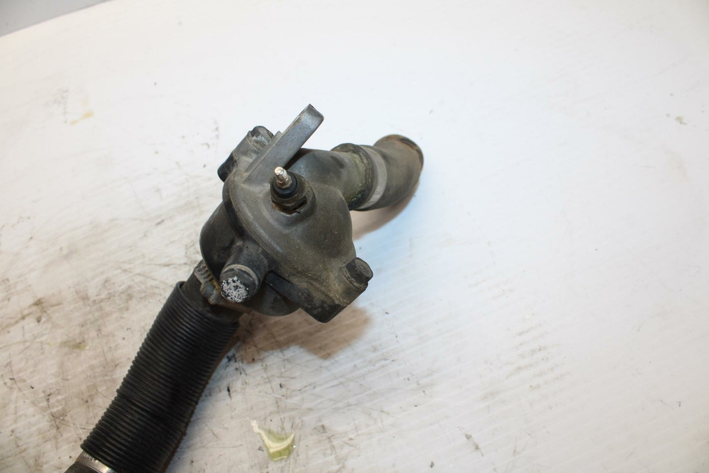 84-85 HONDA V30 MAGNA THERMOSTAT W HOUSING ASSEMBLY BB251