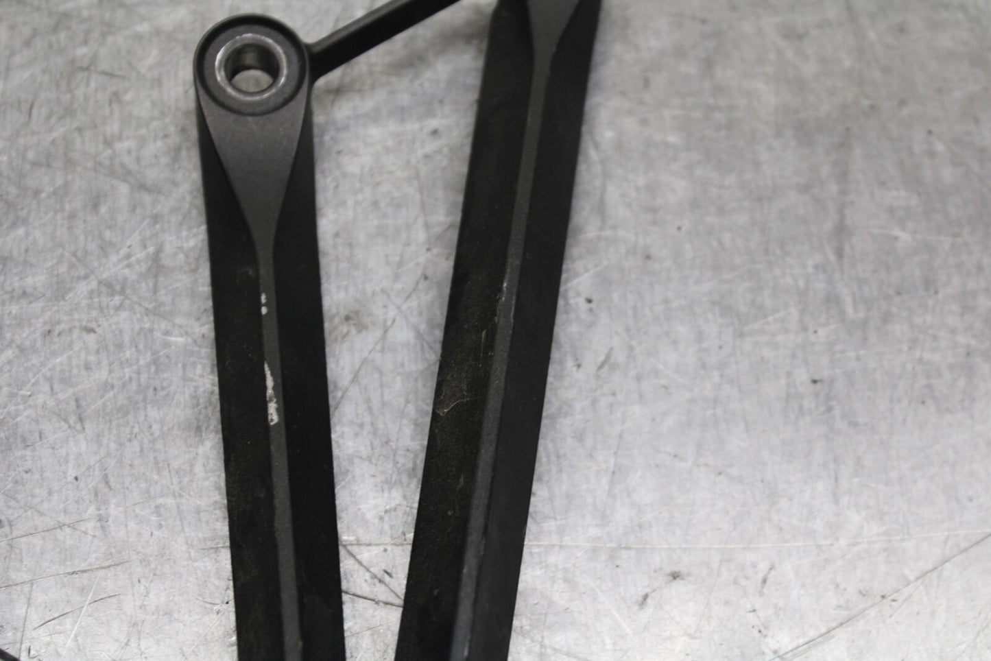 12-13 KAWASAKI Z1000 REAR BACK PASSENGER PEG SET PAIR BB743