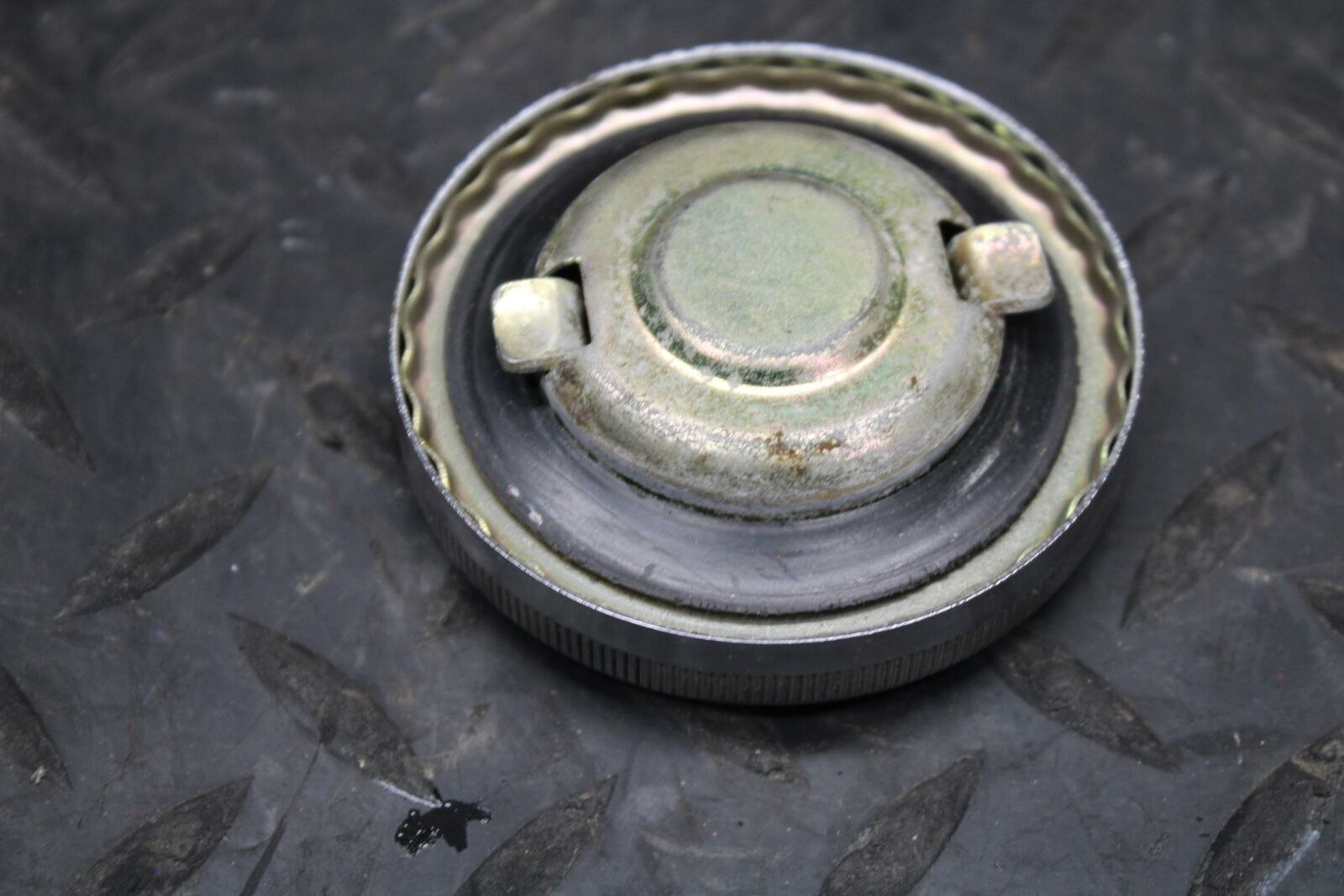 71 YAMAHA L5 GAS TANK FUEL CELL CAP BB230
