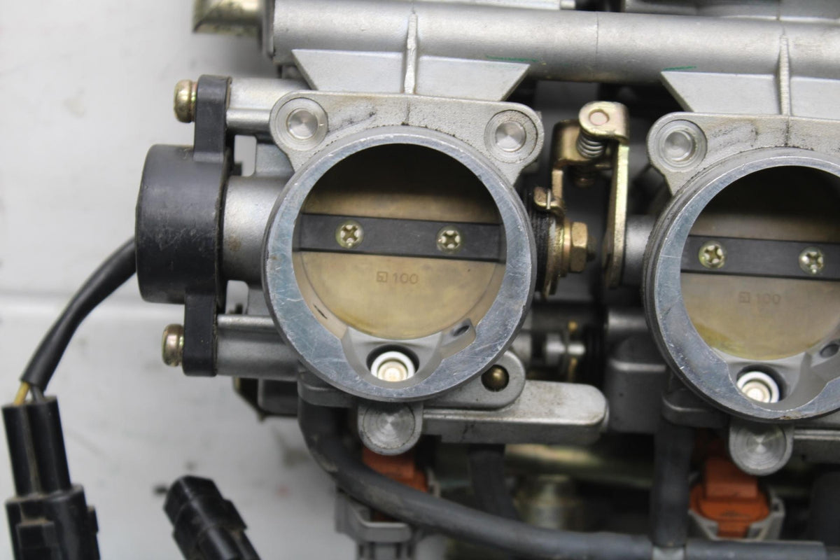 05 YAMAHA YZF R6S MAIN FUEL INJECTORS / THROTTLE BODIES BB600