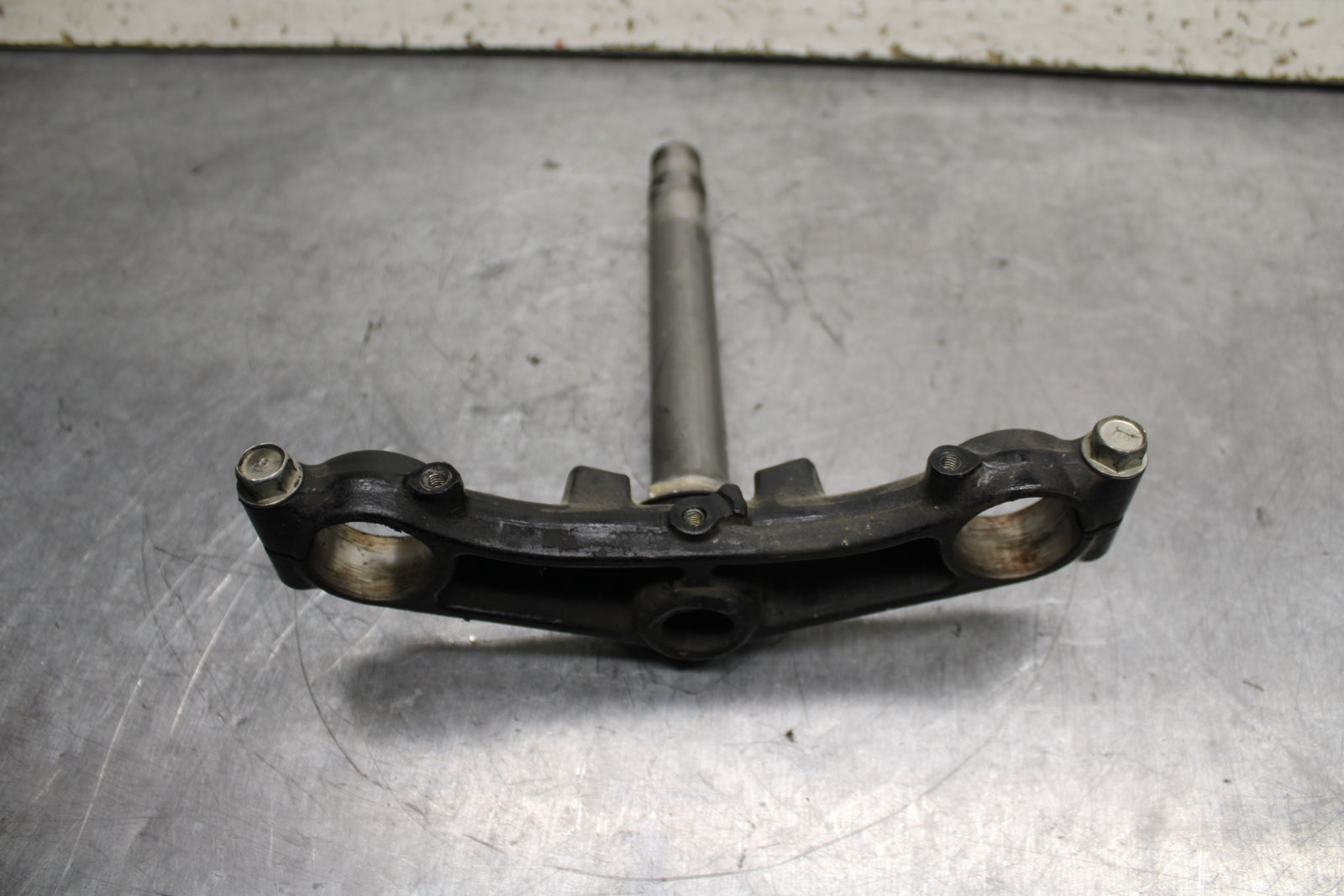 15-16 HONDA CB300F FRONT FORKS CLAMP LOWER TRIPLE TREE STEM BB740
