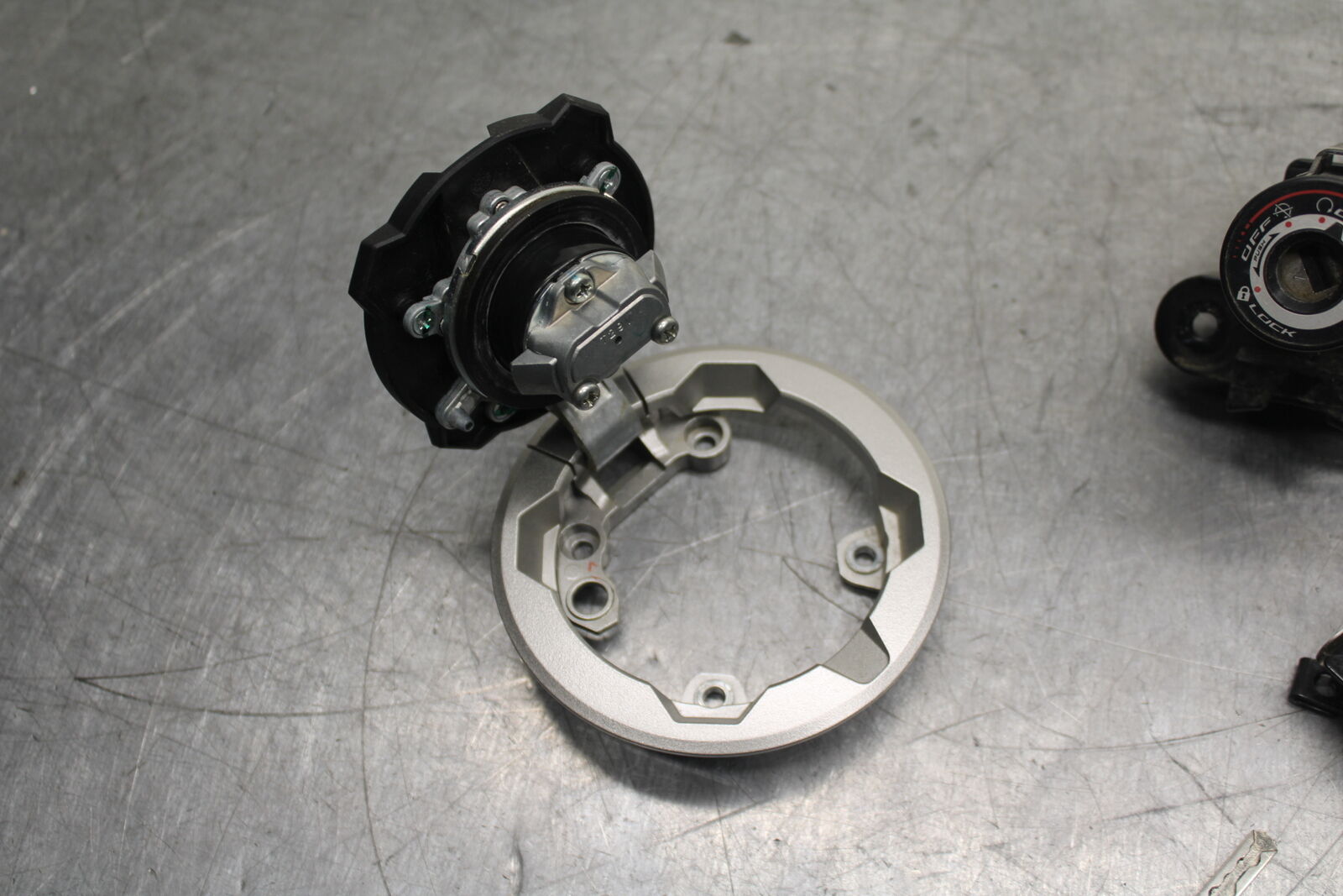 18-23 KAWASAKI NINJA 400 EX400 IGNITION LOCK KEY SET /GAS CAP & SEAT LOCK  BB747