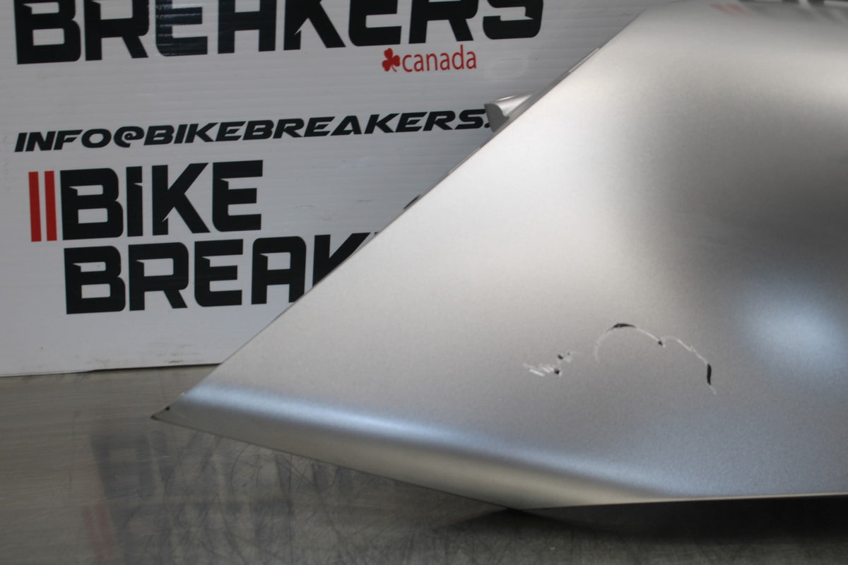 18-22 HUSQVARNA VITPILEN 701 RIGHT GAS TANK FUEL CELL COVER FAIRING COWL BB198