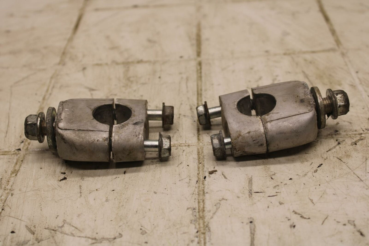 11-12 HONDA FOREMAN 500 HANDLEBAR RISERS CLAMPS BB410
