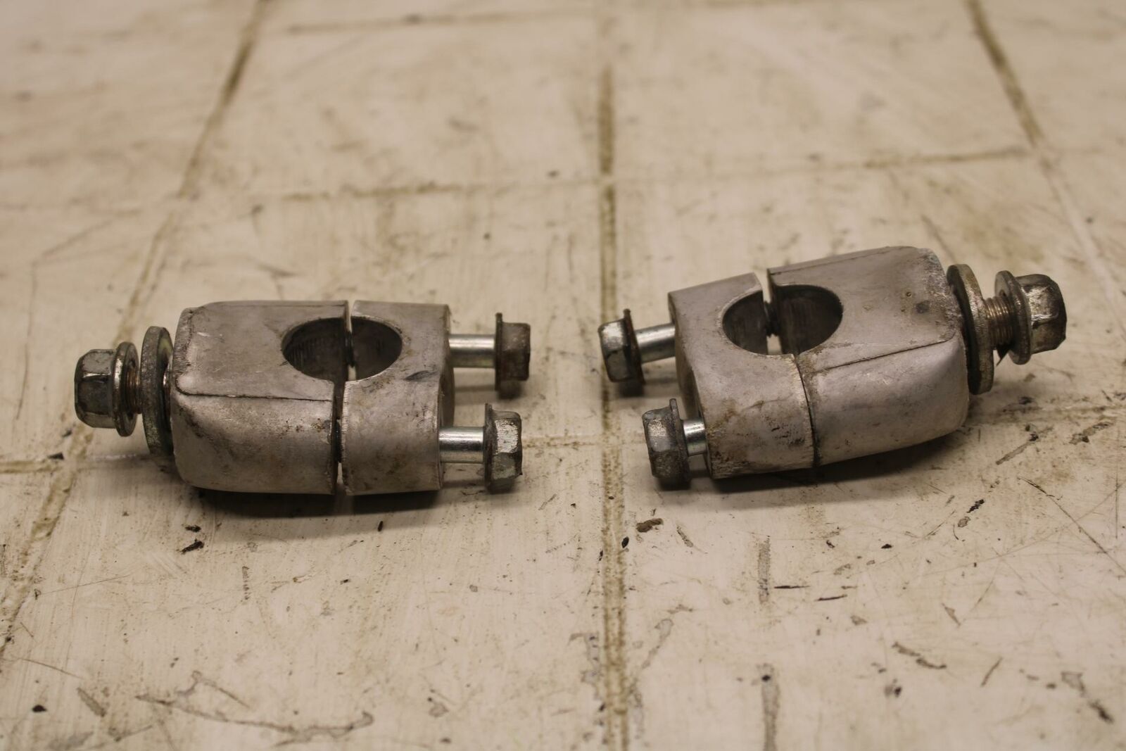 11-12 HONDA FOREMAN 500 HANDLEBAR RISERS CLAMPS BB410