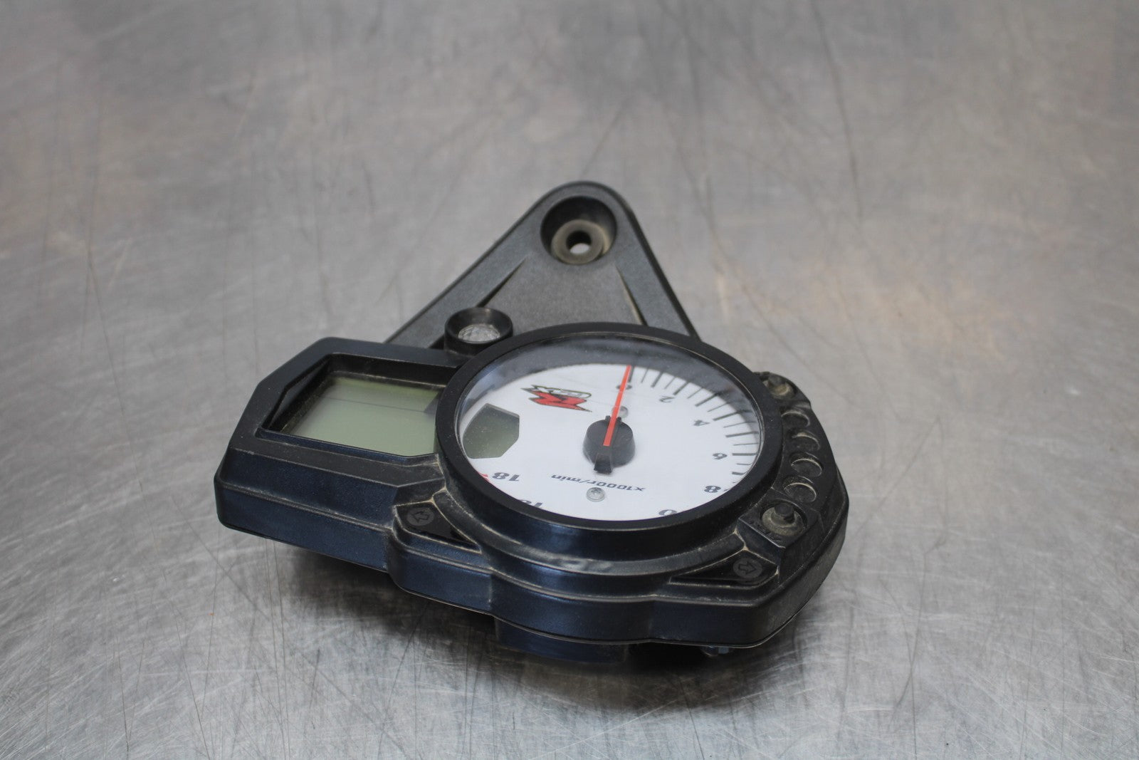06-07 SUZUKI GSXR 600 SPEEDO TACH GAUGES CLUSTER SPEEDOMETER TACHOMETER BB170