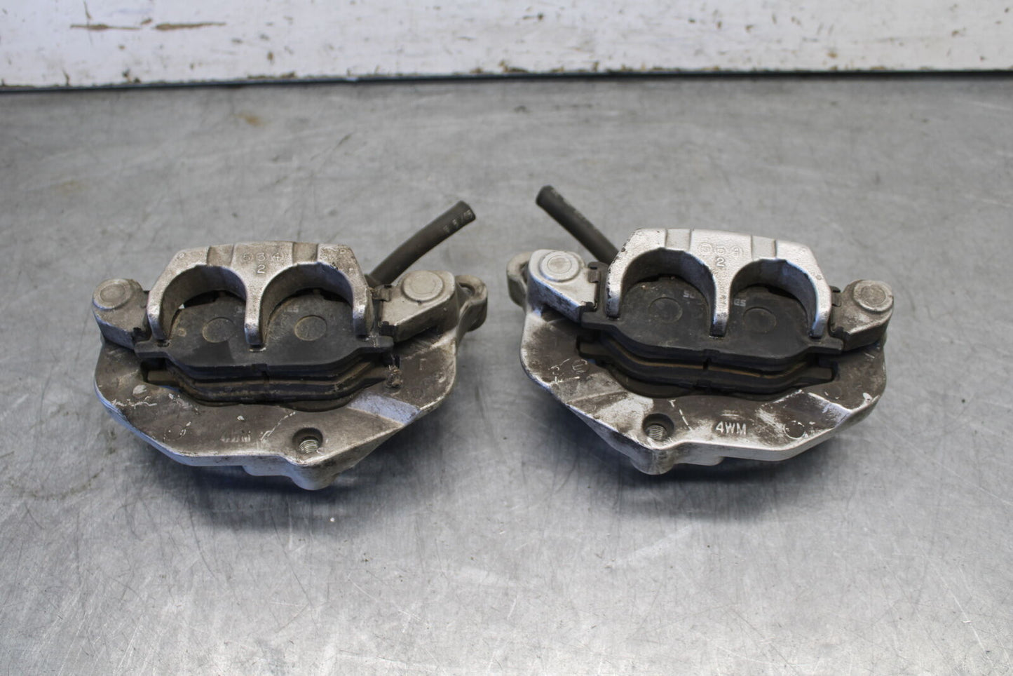 05-06 YAMAHA ROYAL STAR RIGHT LEFT FRONT BRAKE CALIPER SET PAIR CALIPERS BB697