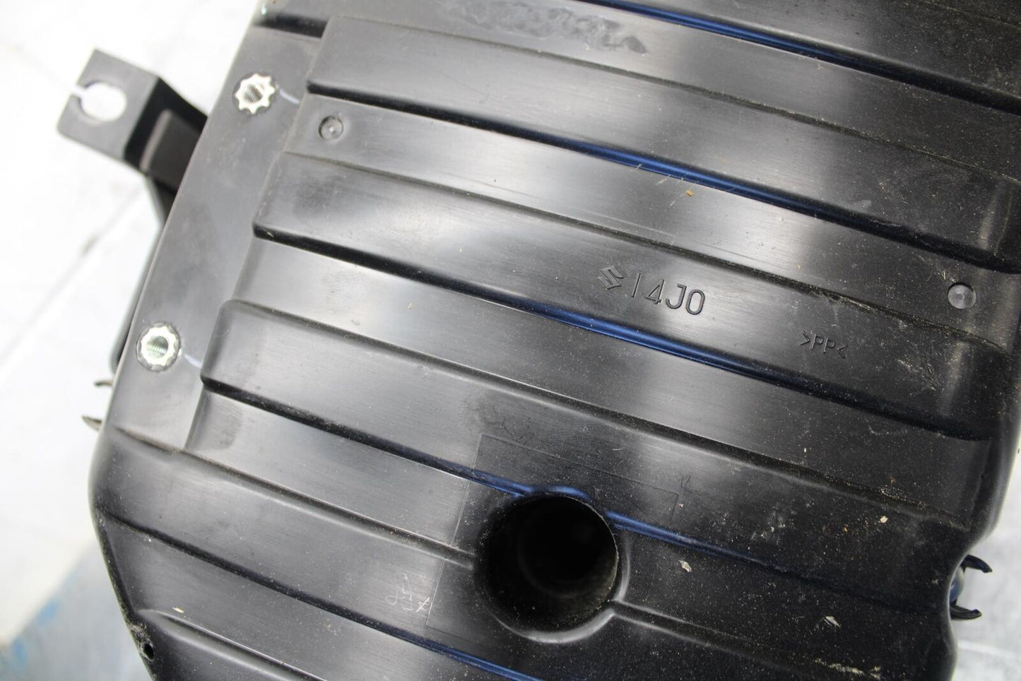 15-21 SUZUKI GSXR600 AIRBOX AIR INTAKE FILTER BOX BB463