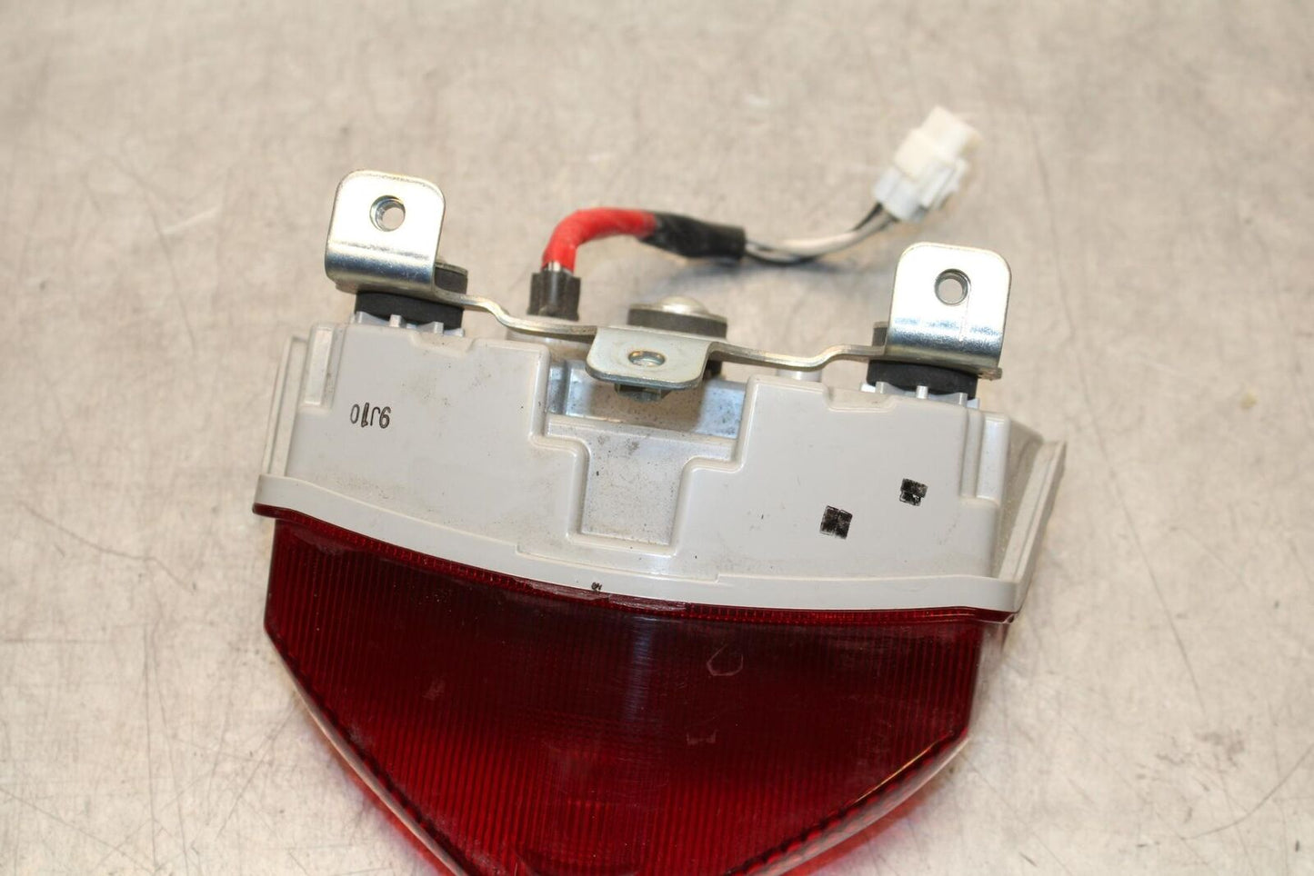 11-22 SUZUKI GSXR600 REAR TAIL TAILLIGHT BACK BRAKE LIGHT BB582